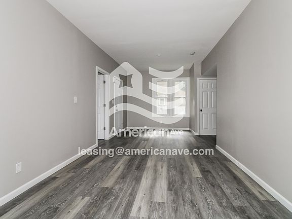 366256_003_living_room_13857377.jpg