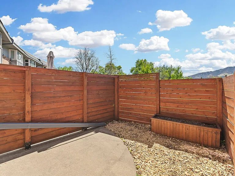 2666 Sherwood Cir — Photo 45