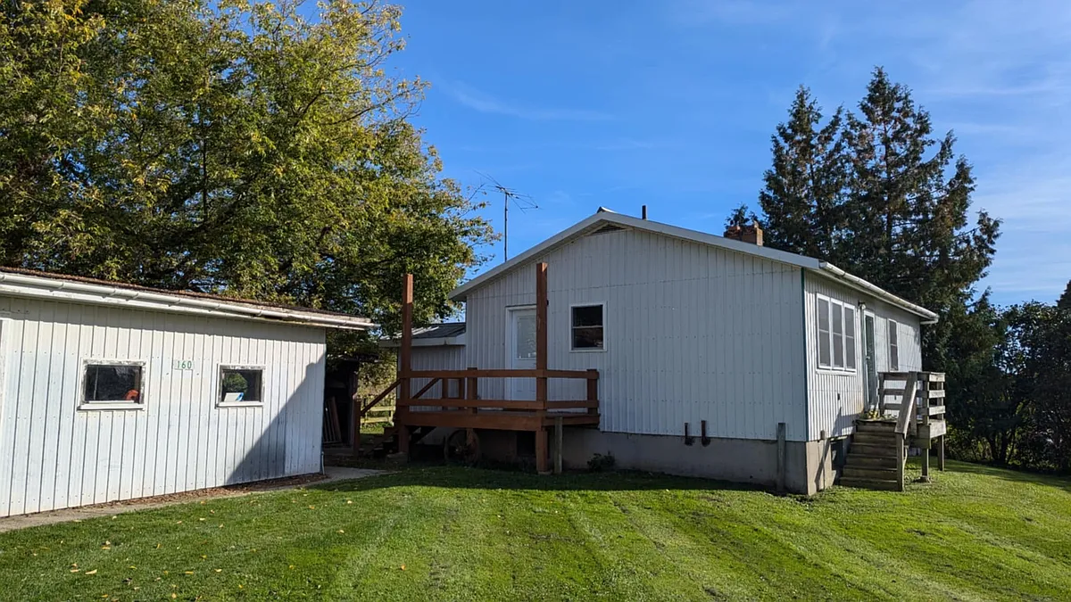 Building Photo - 1518 Border Rd