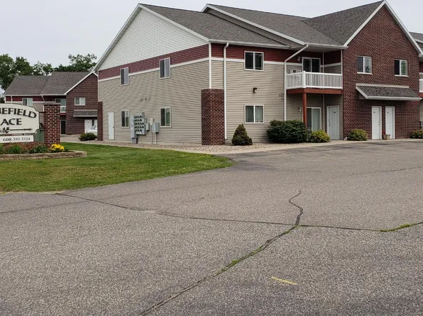 1520 W Pine St #207, Baraboo, WI 53913