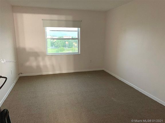 4th image of 9455 W Flagler St APT 709-C