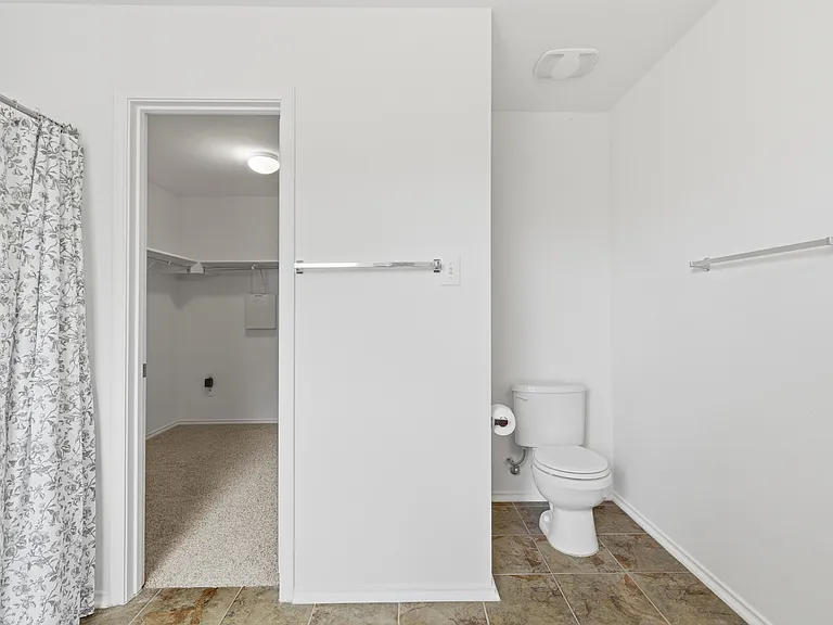 11200 Drumellan St — Photo 34