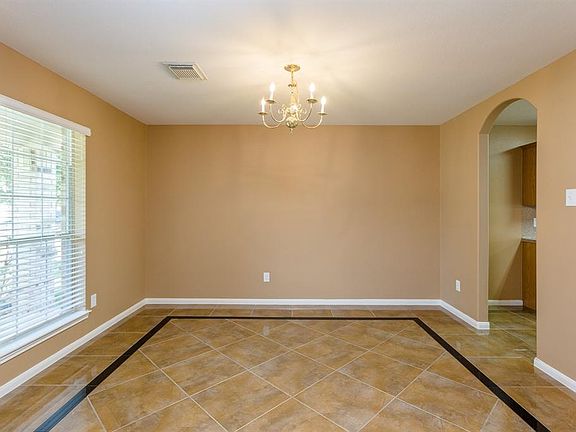 4th image of 1903 Plum Creek Ln