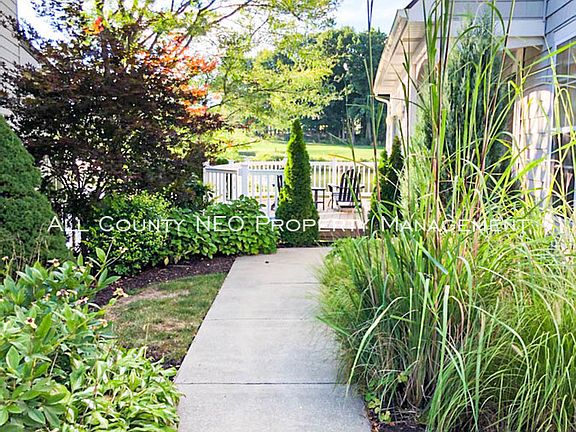 4th image of 2983 Waterford Dr #9