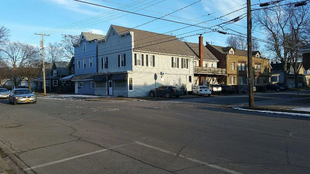 Building Photo - Schenck St