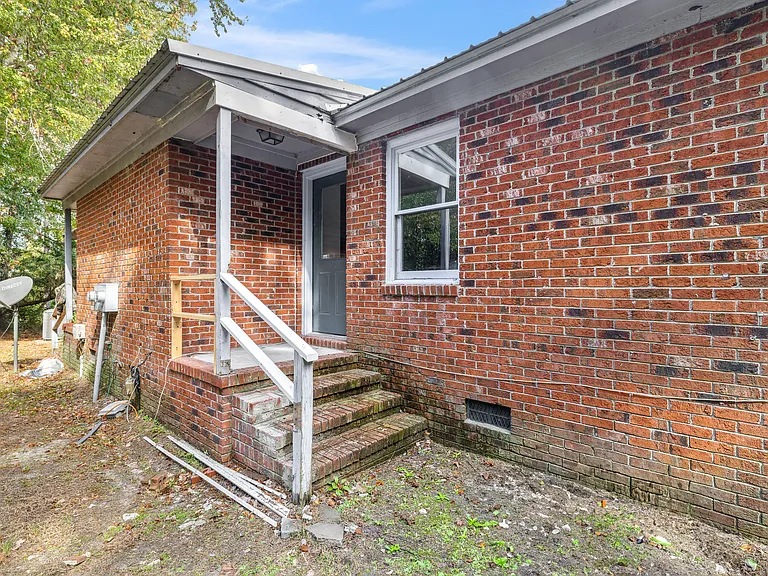 4822 Long Branch Dr — Photo 15
