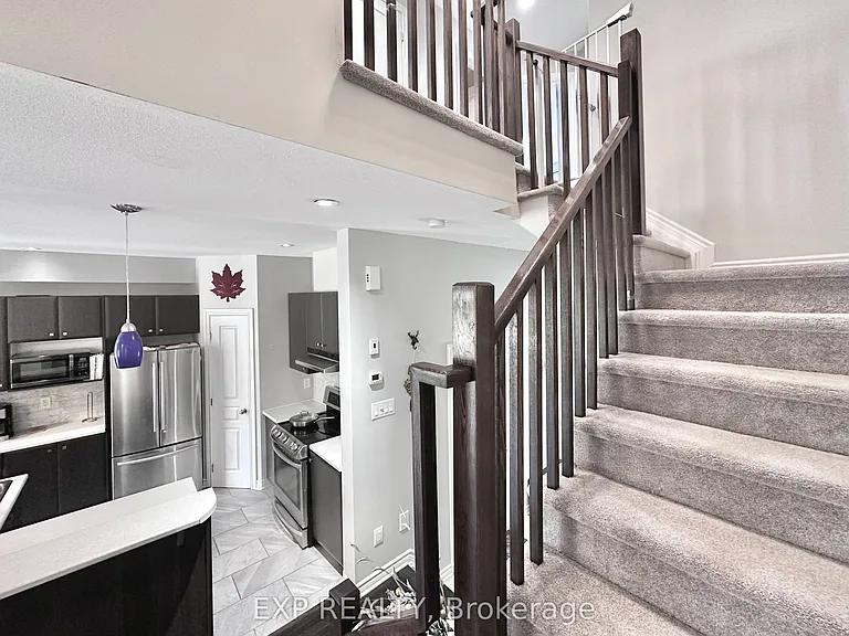 421 Foxhall Way — Photo 14