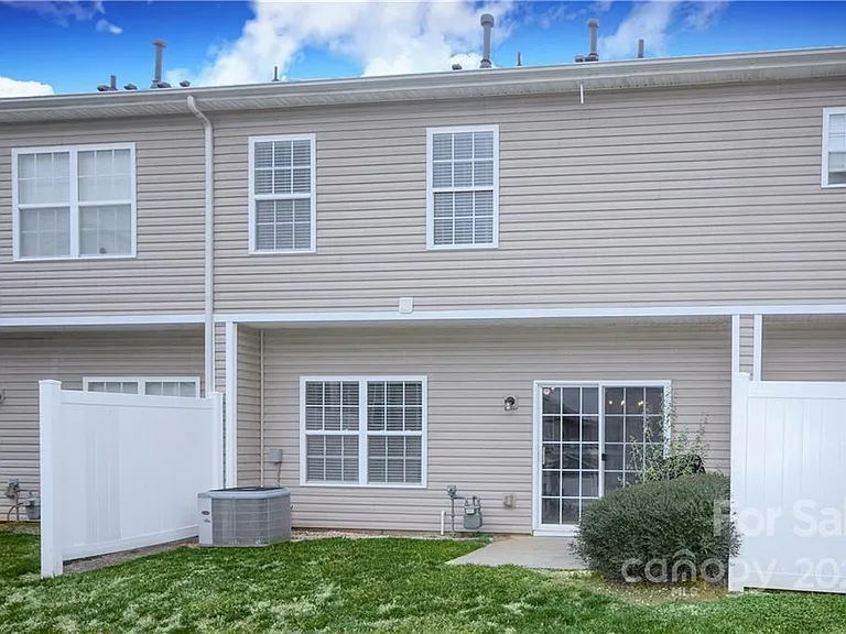 2332 Calabassas Ln — Photo 12