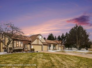 1026 Brookside Dr, Lansing, MI 48917