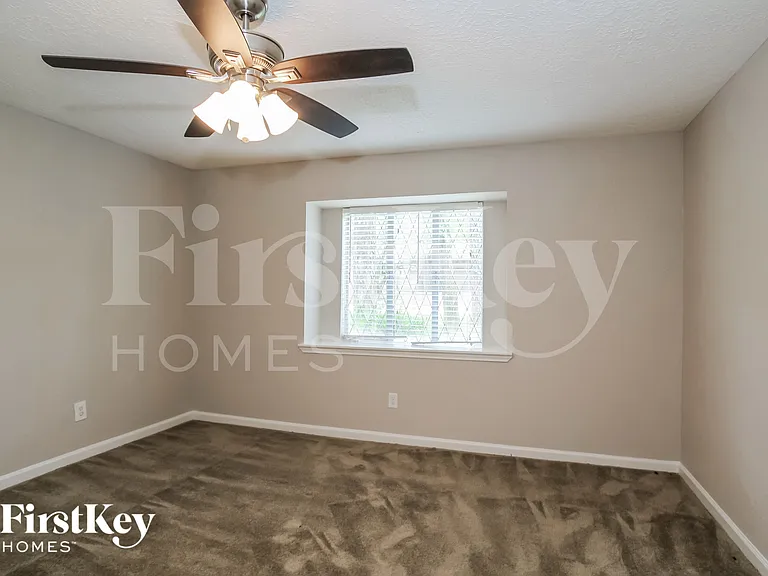 24106 Creekview Dr — Photo 10