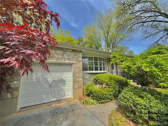 5th image of 831 Johnston Dr