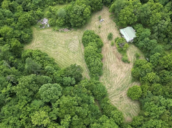 98 Hackett Valley Rd, Hickman, TN 38567