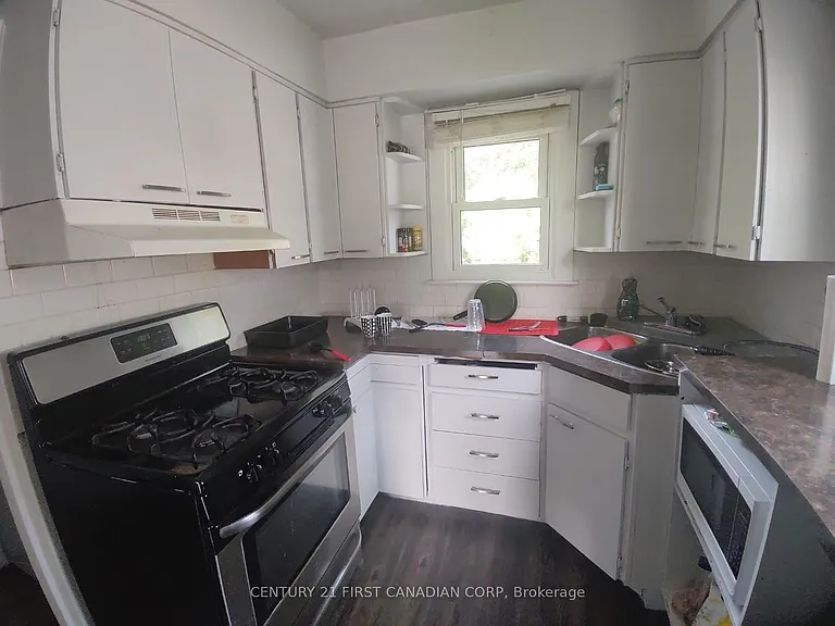 759 Curry St — Photo 2