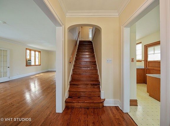 2nd image of 512 N Stone Ave