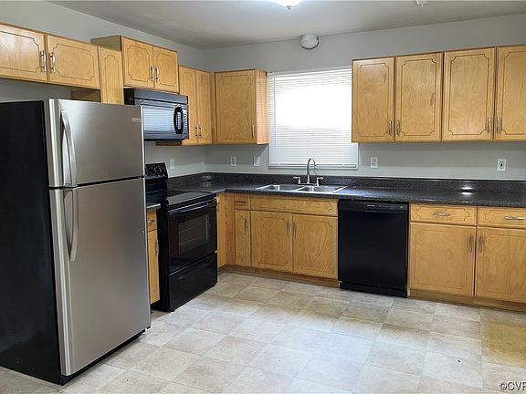3rd image of 361 Terrace Ave