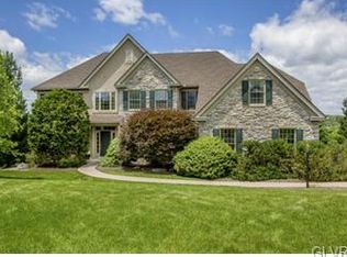 1731 Creek View Dr, Fogelsville, PA 18051