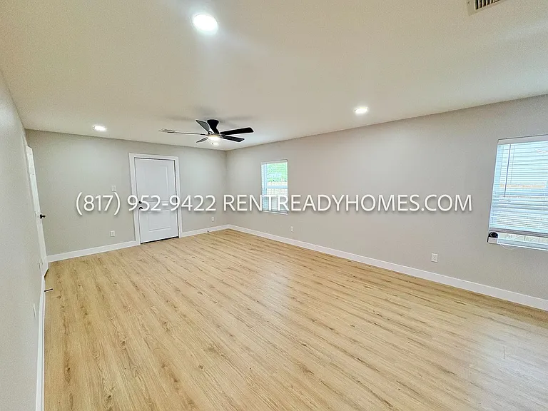 1416 Fairbanks St — Photo 9