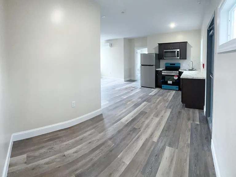 426 W Broad St #1C — Photo 2