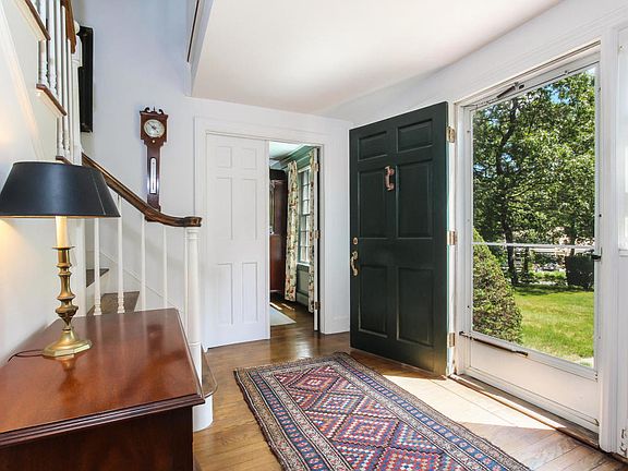 4th image of 117 Crows Pond Road