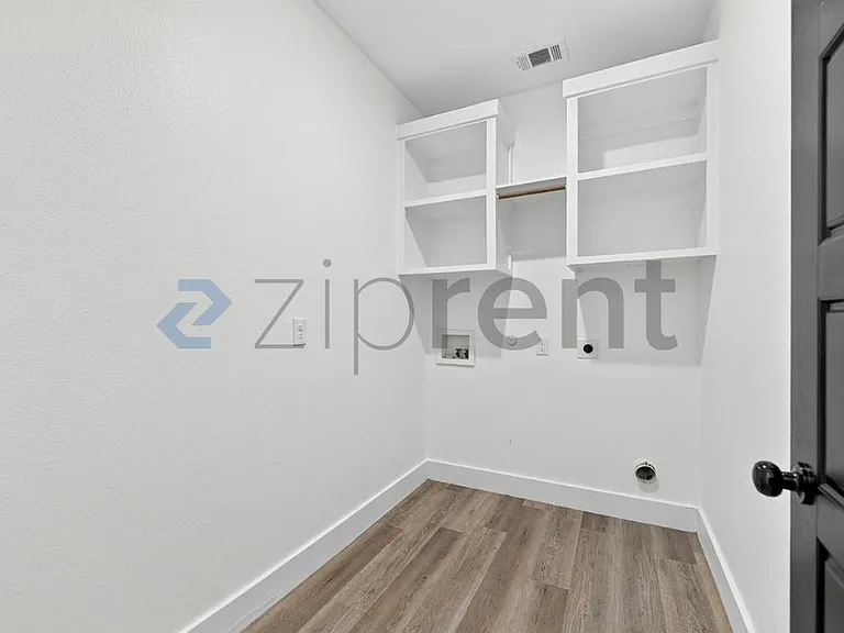 4941 Townsend Dr — Photo 22
