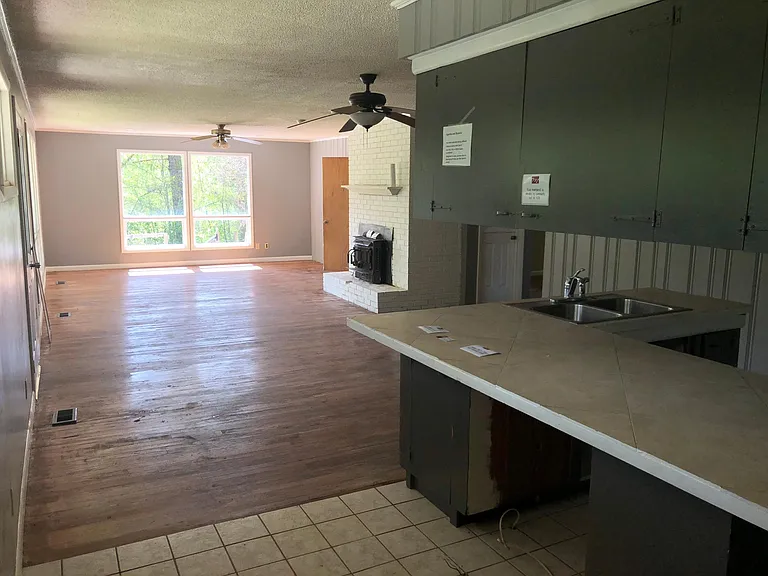 10211 Stephens Pond Dr — Photo 2