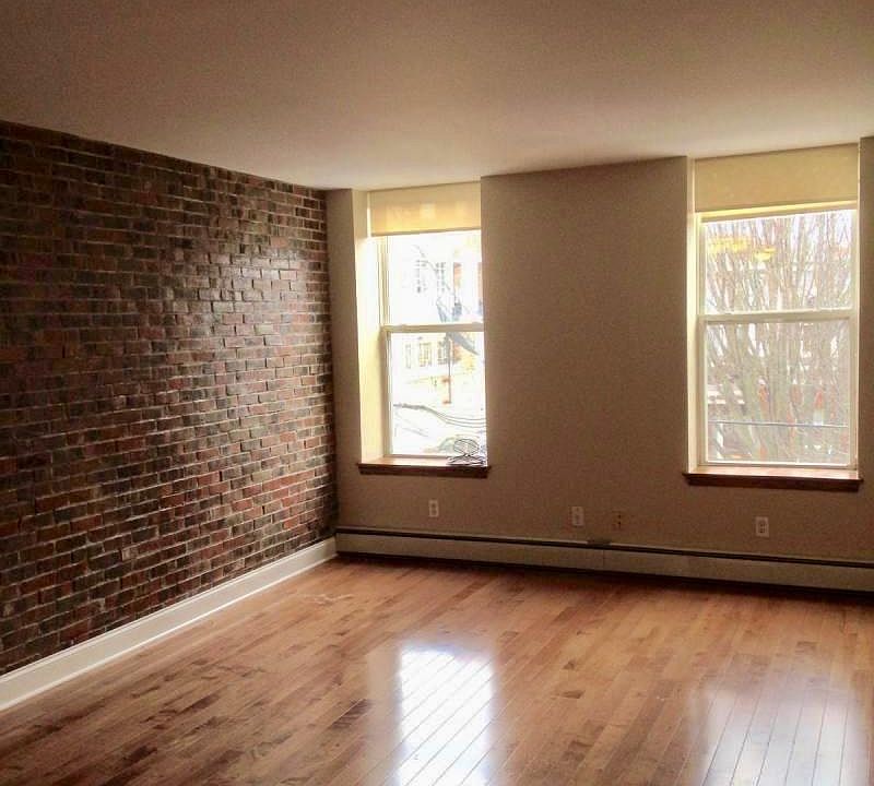 2nd image of 18 Saint Louis Pl APT 2