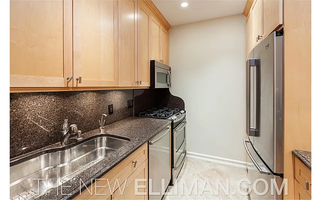 Sold by Douglas Elliman | media 28