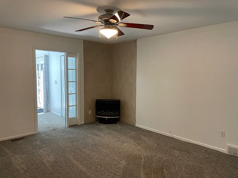 1075 Lalond Ave — Photo 13