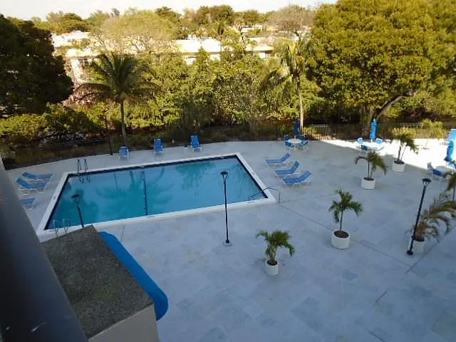 1 bed, 1.5 bath, 850 sqft, $2,100 — Photo 3