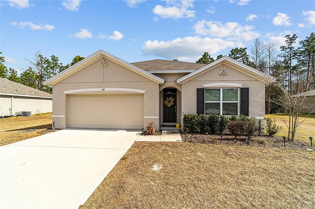 227 Hickory Crse