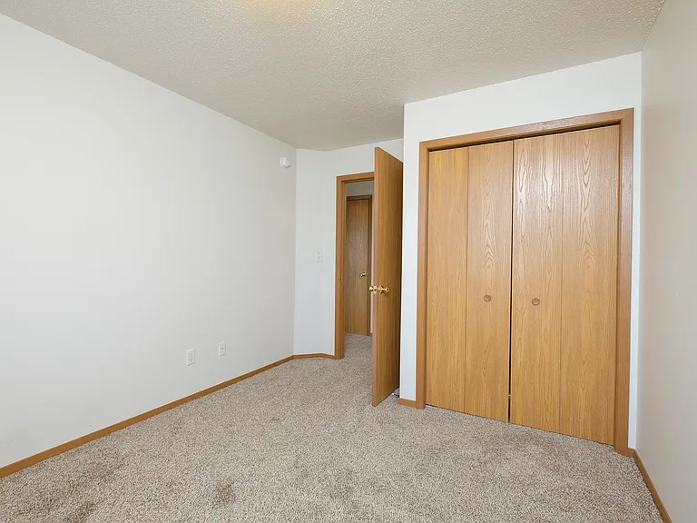 Fargo, ND Thunder Creek Apartments | KitchenFargo, ND Thunder Creek Apartments | Bedroom