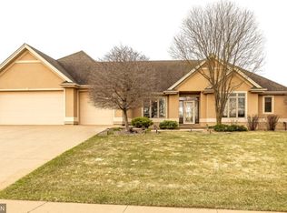 1900 Scenic Point Ln SW, Rochester, MN 55902