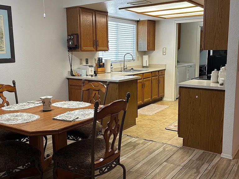 Dining room into kitchen