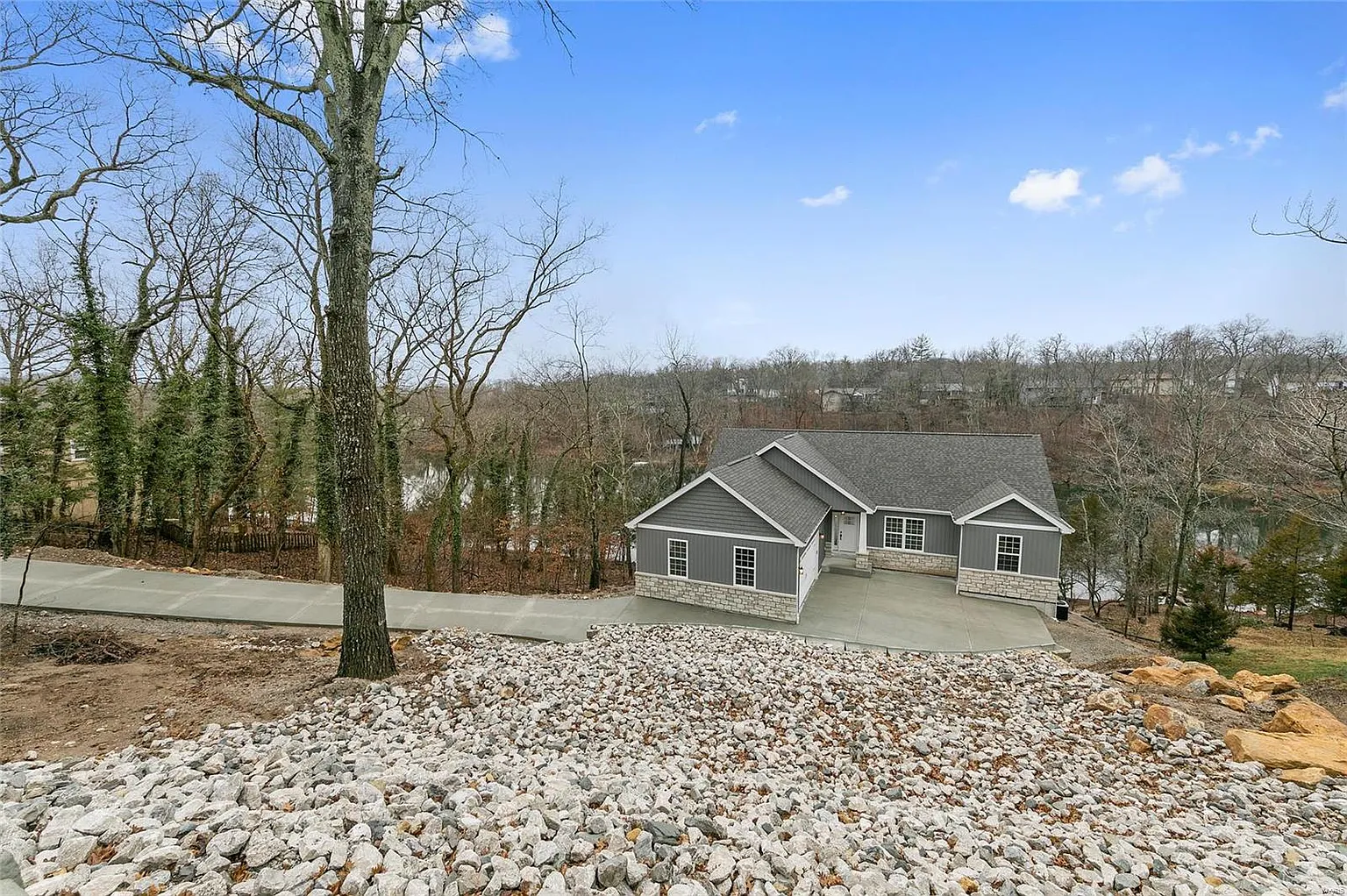 567 Marina Dr photo 1