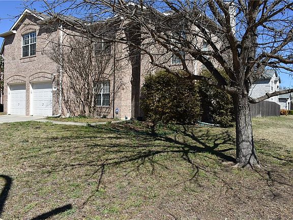 4th image of 8450 Island Cir