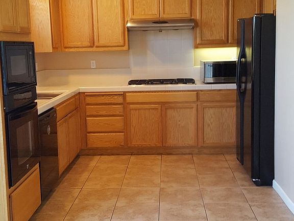 5th image of 2426 Milford Dr