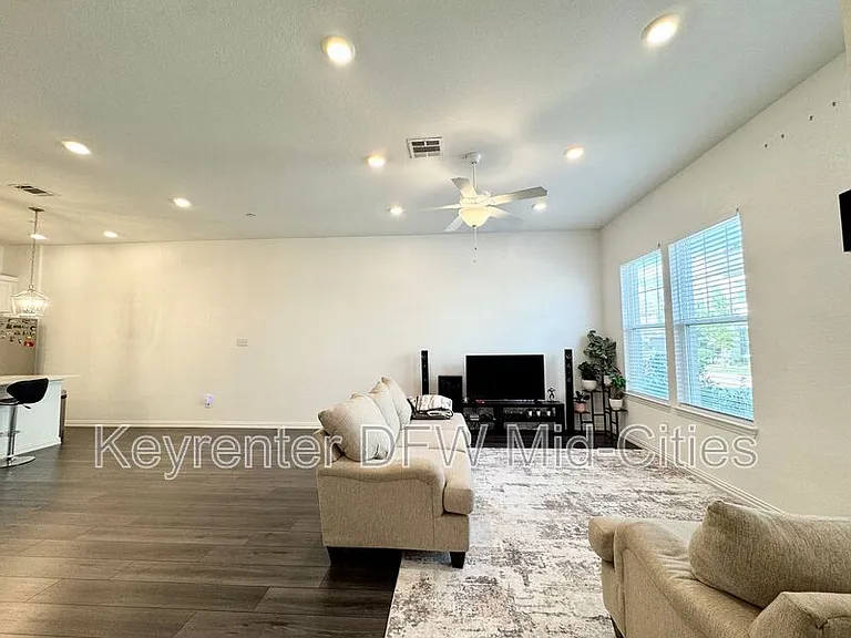 9927 Tolbert St — Photo 3