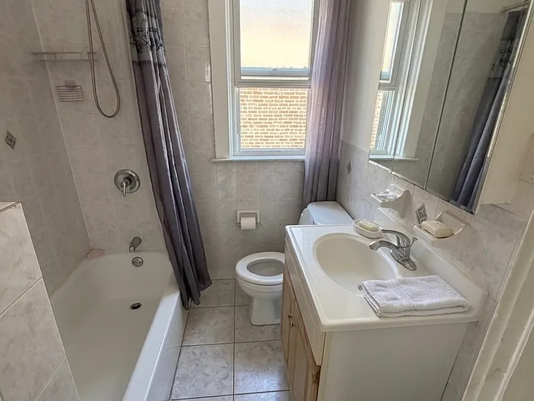 2119 Lurting Ave — Photo 4