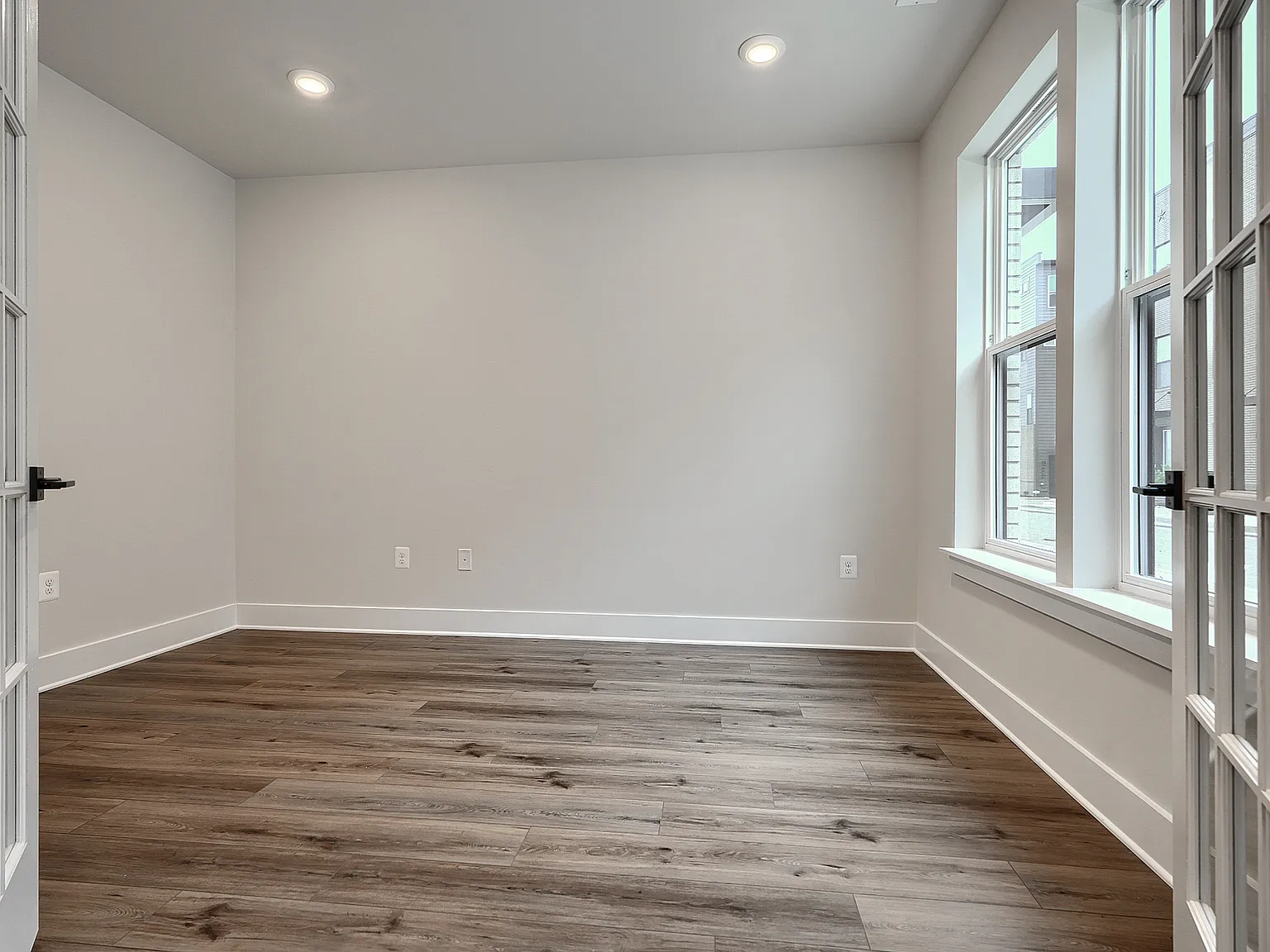 4 bed, 4.5 bath, 2700 sqft, $5,000 — Photo 4