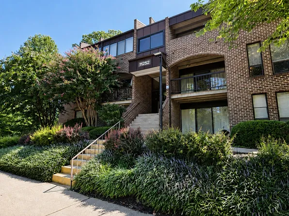 11252 Chestnut Grove Sq APT 348, Reston, VA 20190