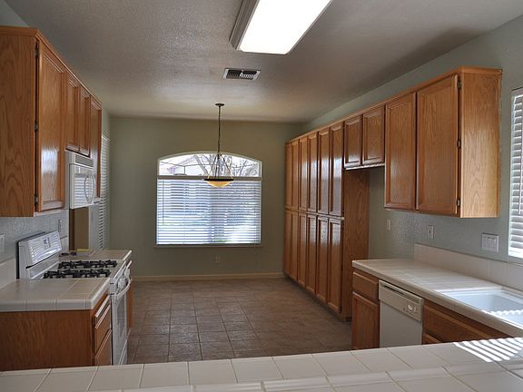 3rd image of 1741 Magenta Dr