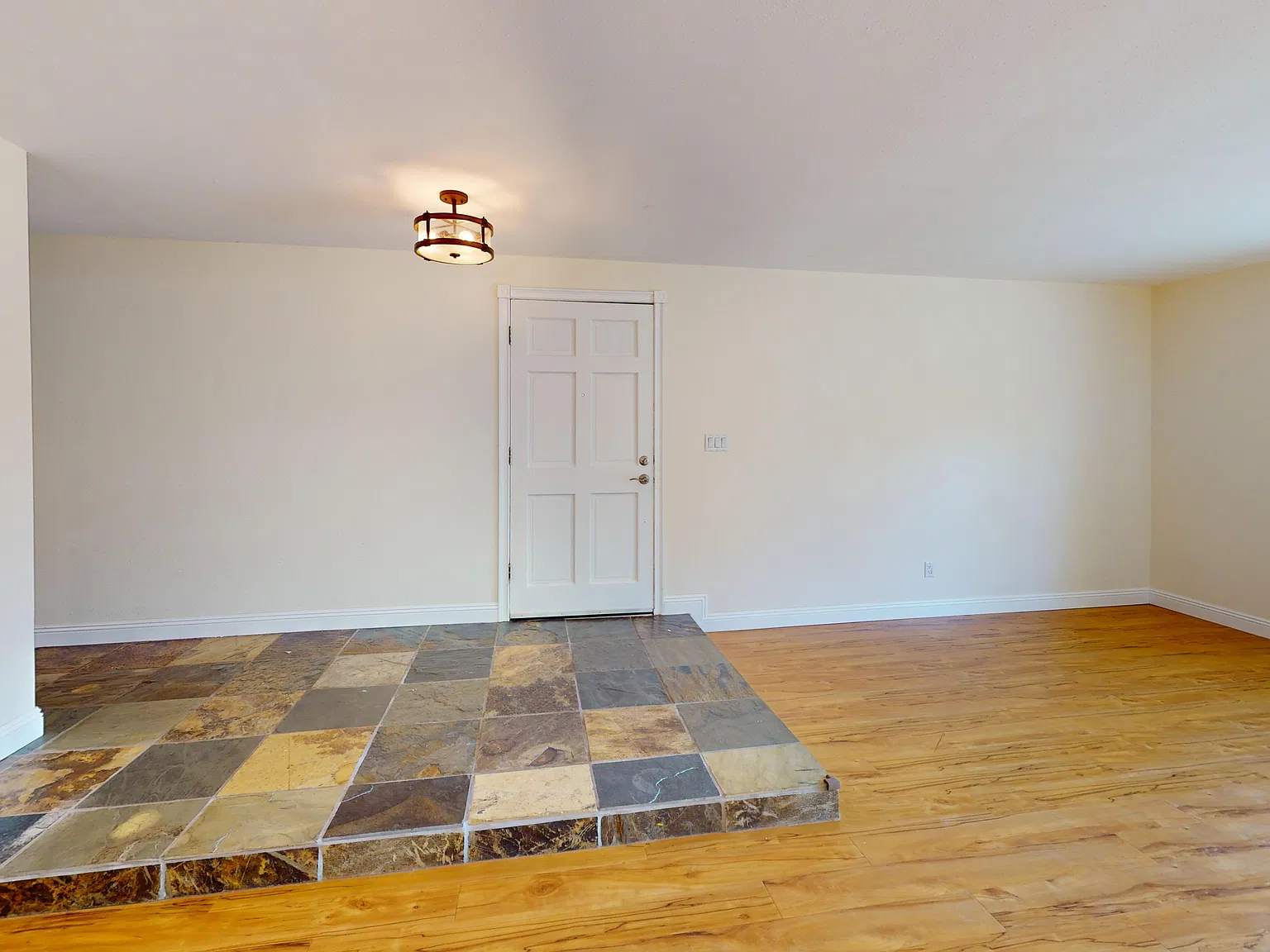 4 bed, 2000 sqft, $2,350 — Photo 3