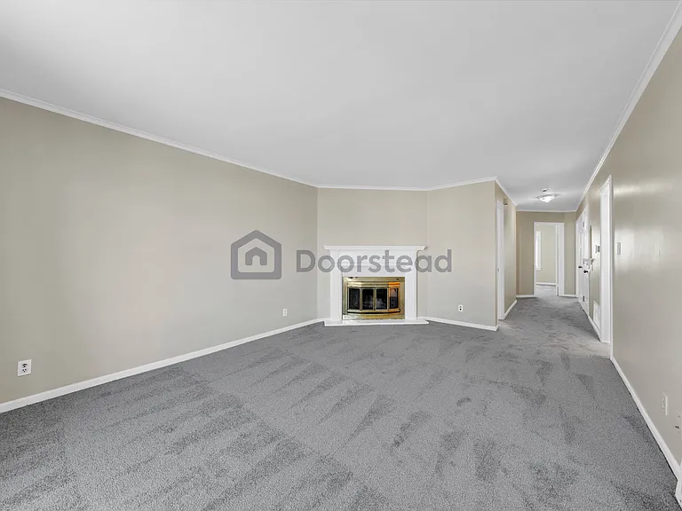 1883 43rd Ave — Photo 7