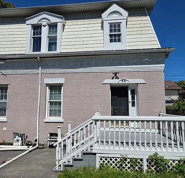 86 Parkway — Photo 1