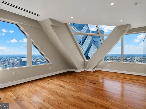 50 S 16th St Unit 5303, Philadelphia, PA 19102