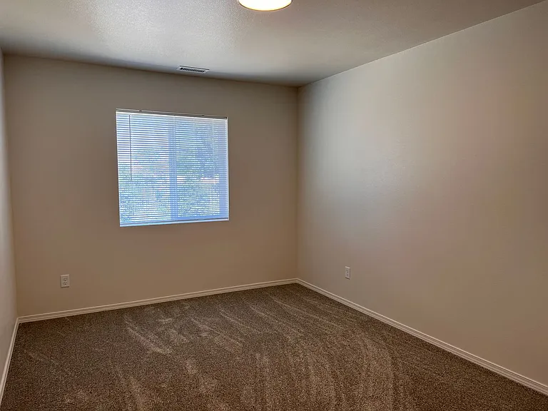 1410 N Mattson Dr — Photo 8