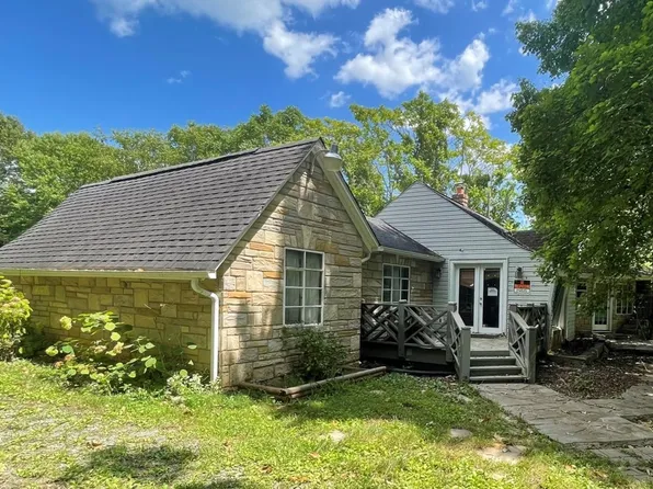 8558 Truevine Rd, Glade Hill, VA 24092