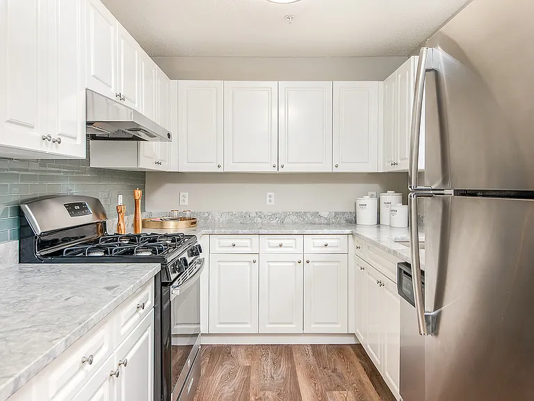 Essex Apartment Homes — Photo 2