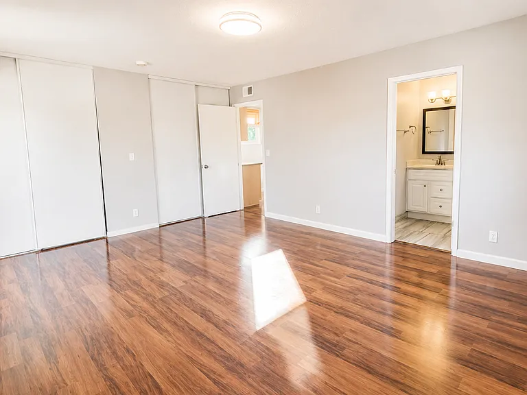 2132 Forbes Ave — Photo 36