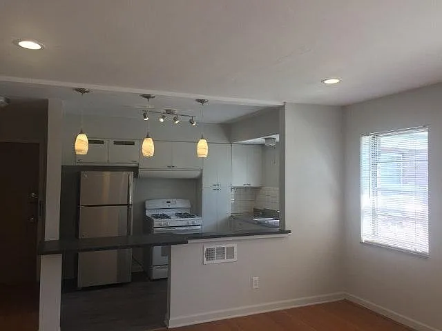 6925 Clifton Ave #2S — Photo 10
